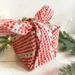 Furoshiki en tissu pour emballer un cadeau