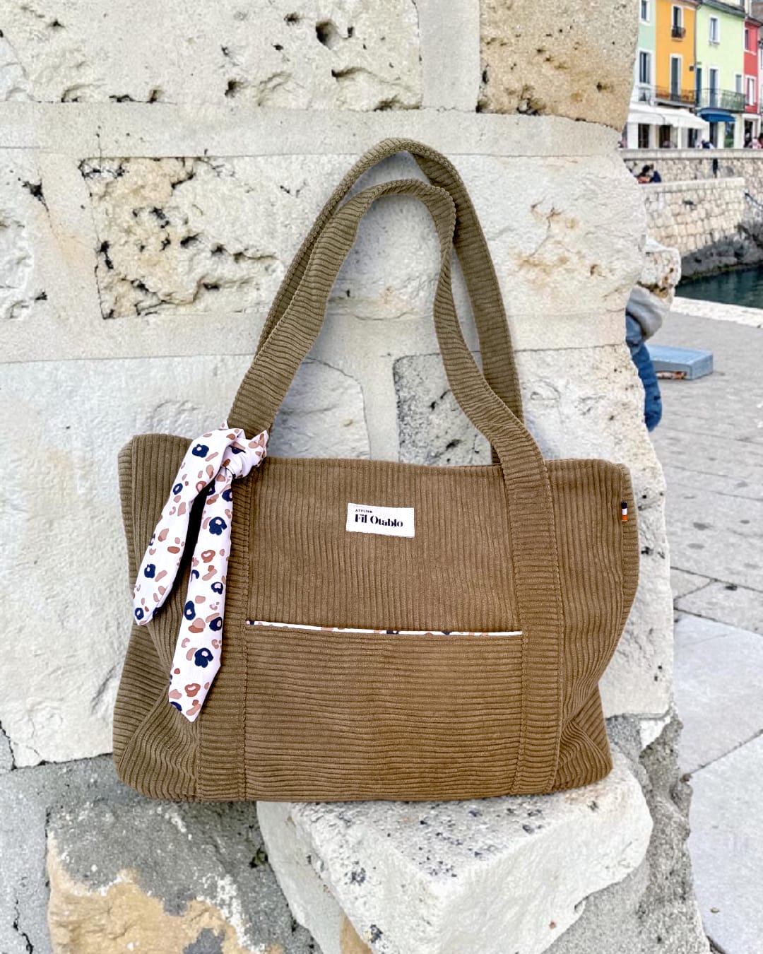 sac week-end femme fait main, sac de voyage artisanal spacieux et pratique coloris marron