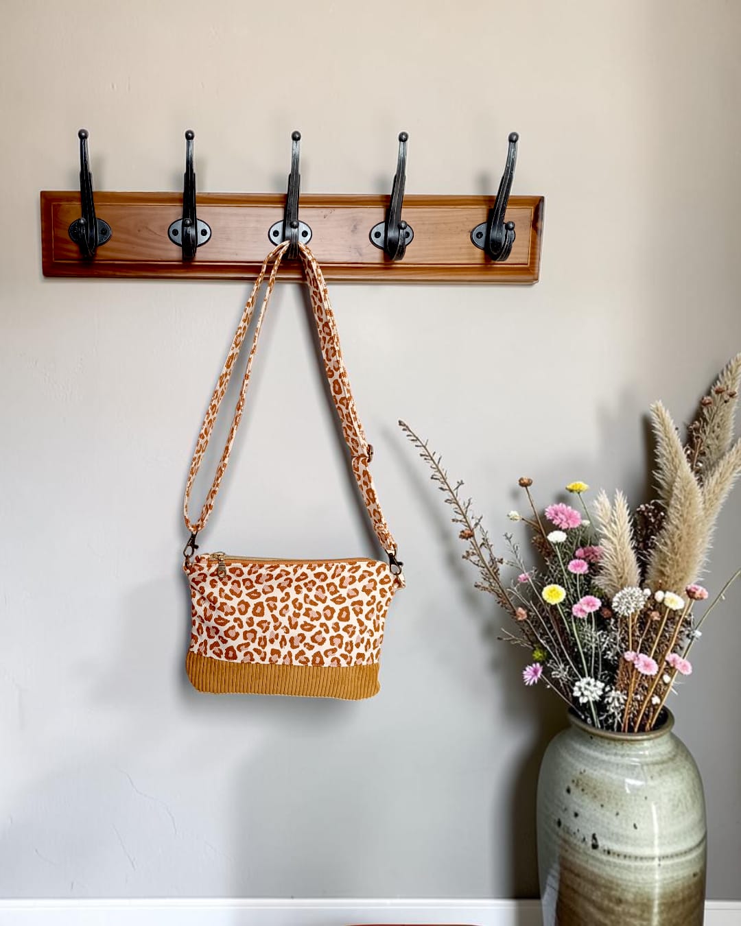 pochette bandoulière léopard avec sangle réglable